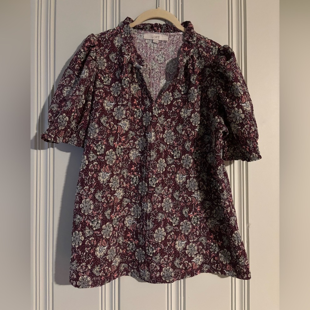 Loft puff sleeve split neck ruffle blouse